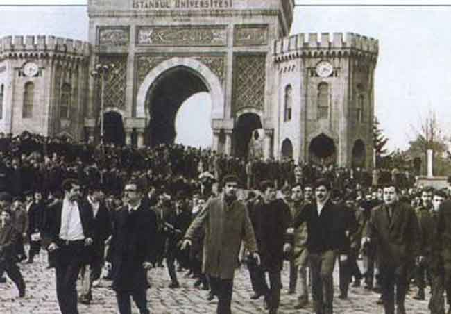 16 Mart'ta ölen öğrenciler anılıyor