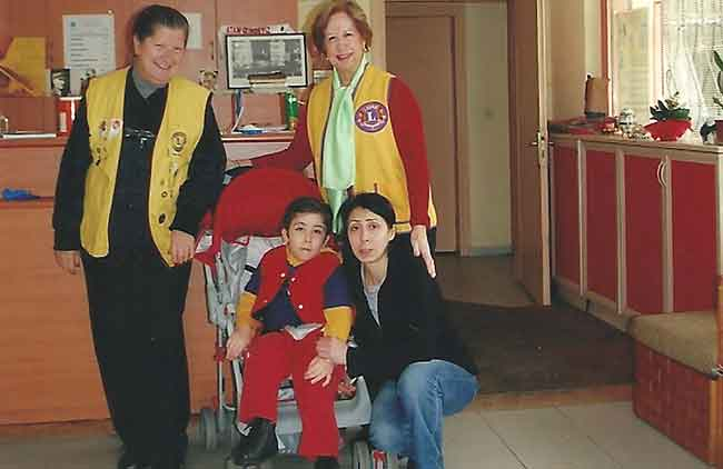 Suadiye Lions'tan okullara yardım