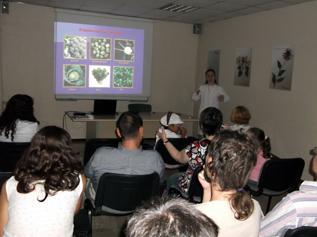 Feneryolu Gönüllüleri, şifalı bitkiler seminerinde
