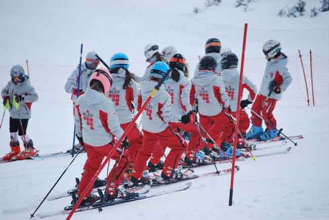 Özel Alev Okulları'nın kayakçıları yine şampiyon!