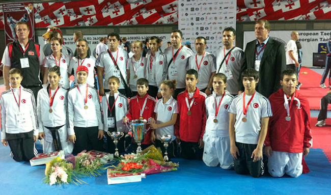 Şampiyonları İl Spor Müdürlüğü karşıladı