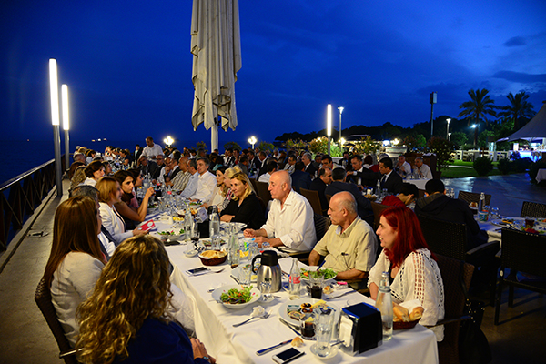 Kadıköy'ün yöneticileri iftarda buluştu