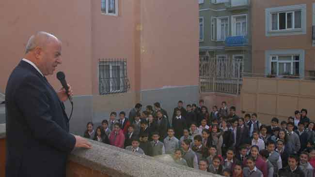 Başkan Öztürk Osmangazi İlköğretim Okulu'ndaydı