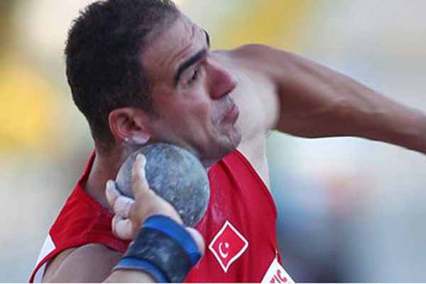 Milli Atletimiz Hüseyin Avcı bileğine kuvvet