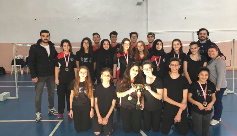 Badminton Şampiyonları Kadıköy’den