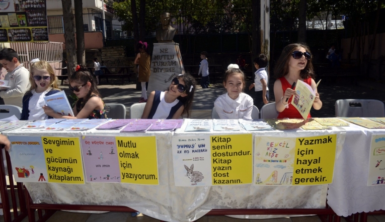 Kadıköy yazarlarını yetiştiriyor