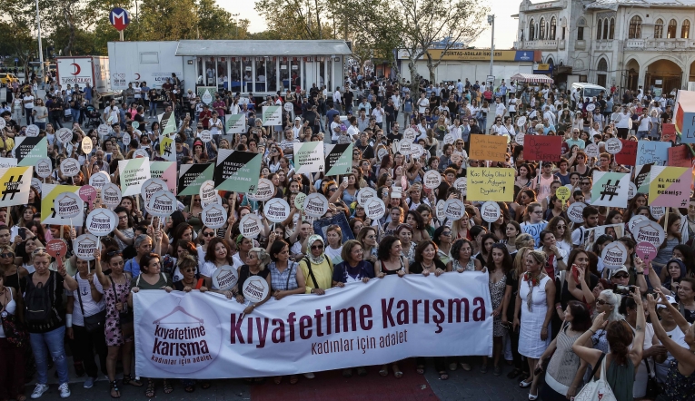 "Kıyafetime, şortuma, hayatıma karışma"