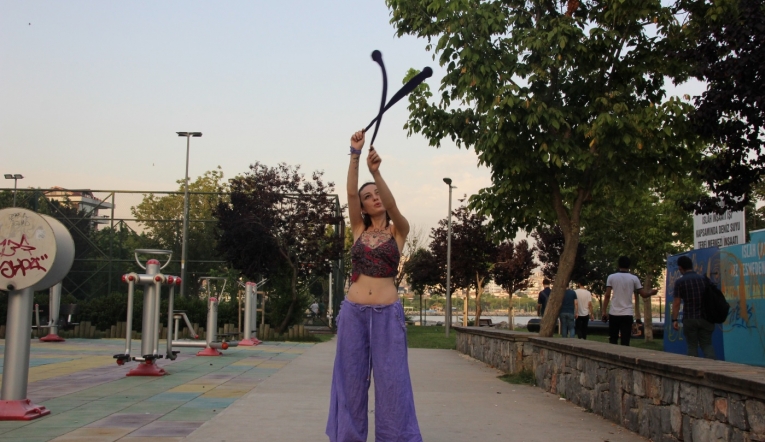 O zaman dans, renk: Moda Sahili