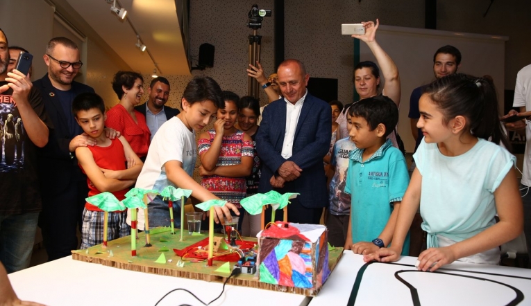 Çocuklar ortak gelecek hedefleriyle tanışıyor