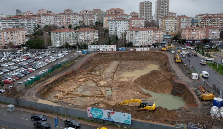 İnşaat durduruldu, kazılara devam