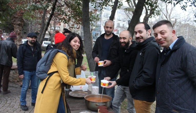 “Biz beraber güzeliz”: Kadıköy Çorba