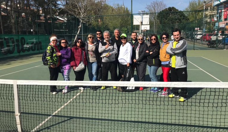 Koşuyolu’nda tenis vakti!