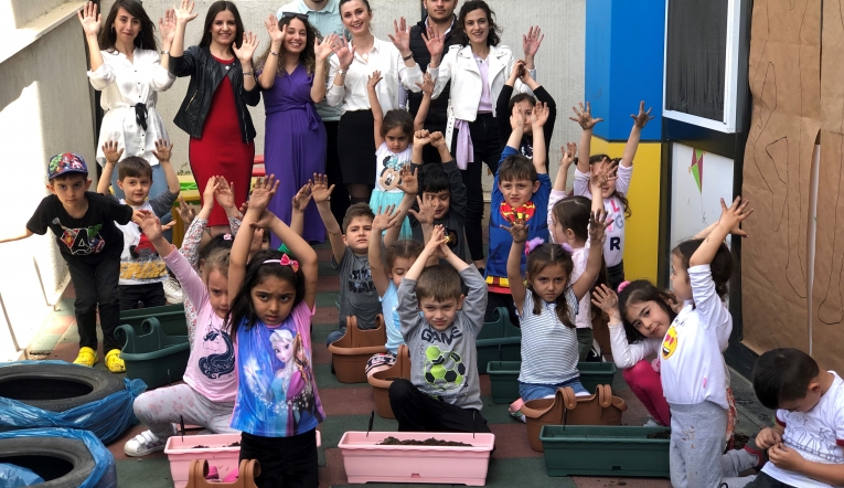 Üsküdar’lı öğrencilerden evde tarıma destek
