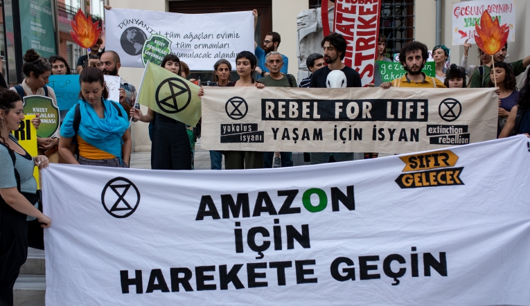 Amazonlar için Kadıköy’de eylem