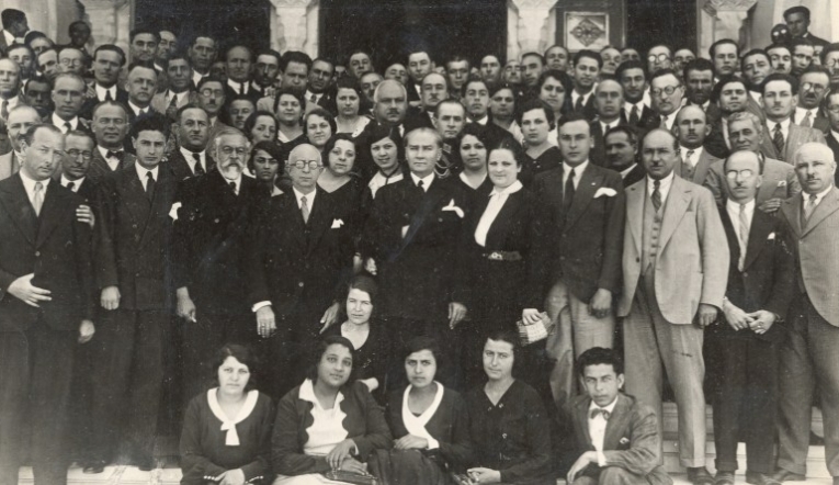 Moda’nın mülteci Alman profesörleri