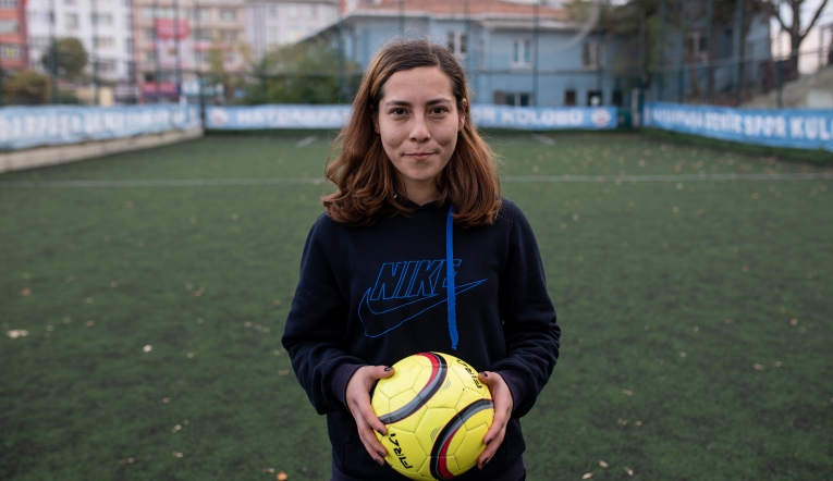 Yeşil sahalarda kadınlar