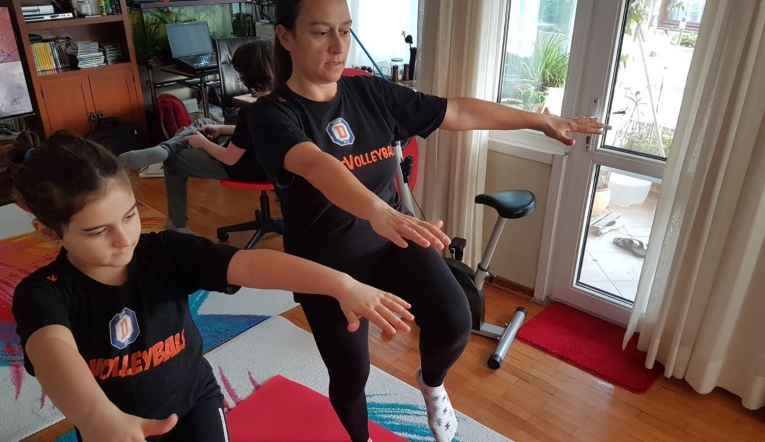 “Evde kalın ama hareketsiz kalmayın”