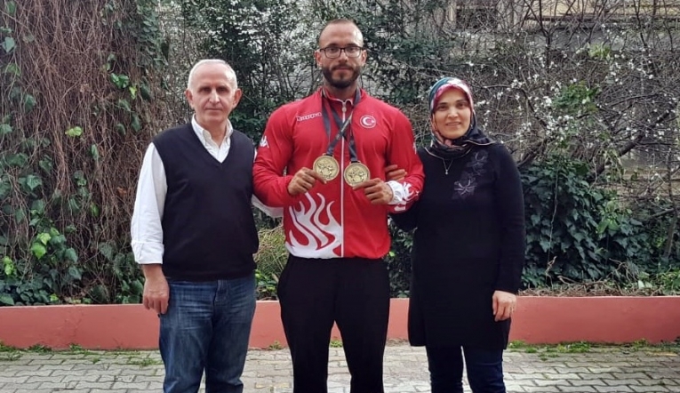 Kadıköy’ün şampiyon Van Damme’ı!