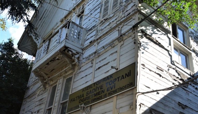 kadıköy öğretmen evi