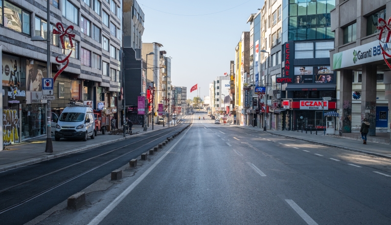 Yasak havaya da yaradı