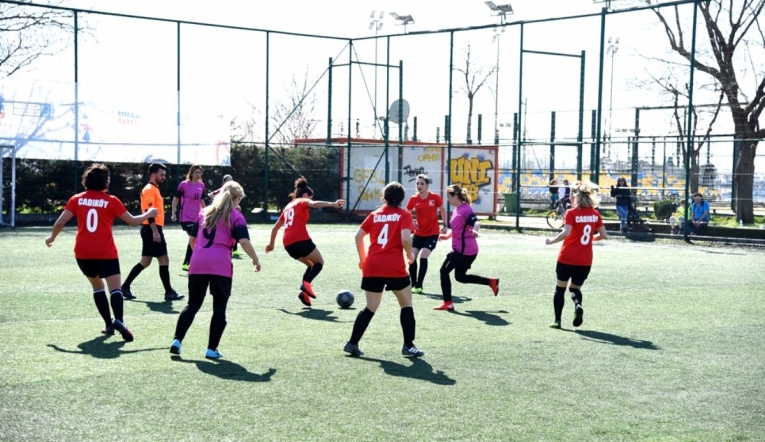 Futbolda kalıpları yıkan kadınlar