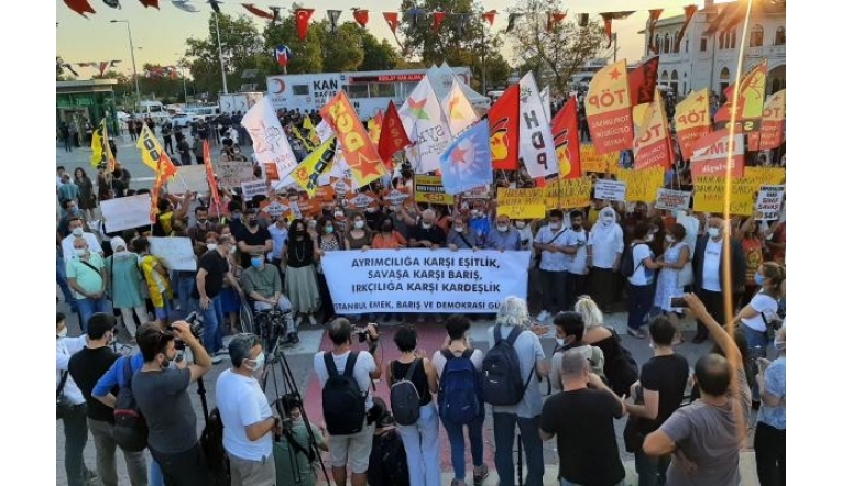 Emek ve Demokrasi Güçleri Kadıköy'de: Barış yaşatır