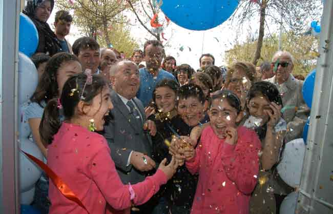 Kadıköy Belediyesi'nden çocuklara eğitim desteği