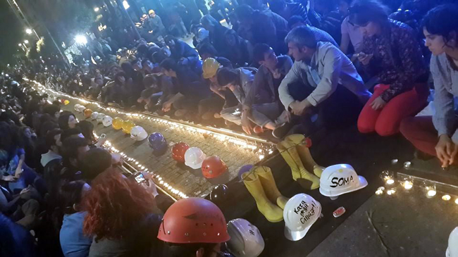 Kadıköy'de mumlar Soma için yandı…