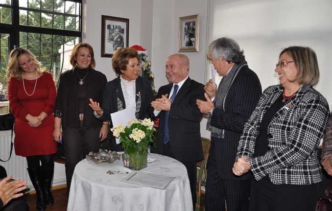 Yeni üyelere rozetleri takıldı