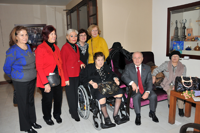 Moda'da resim sergisi