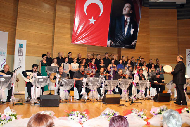 Evlendirme'de musiki gecesi