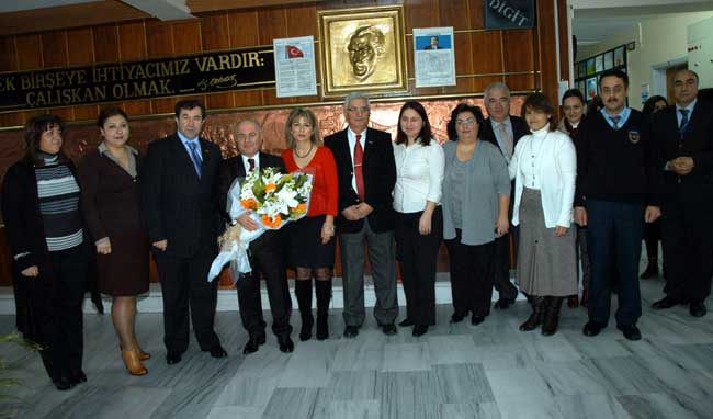 Başkan Öztürk, Yeşilbahar İlköğretim Okulu'ndaydı