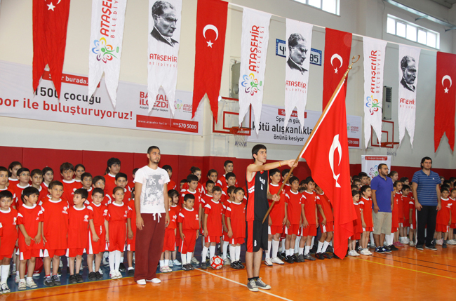 Ataşehir'de yaz spor okulu başladı