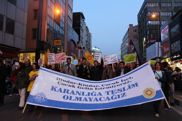 Kadıköy'de 4+4+4 protestosu