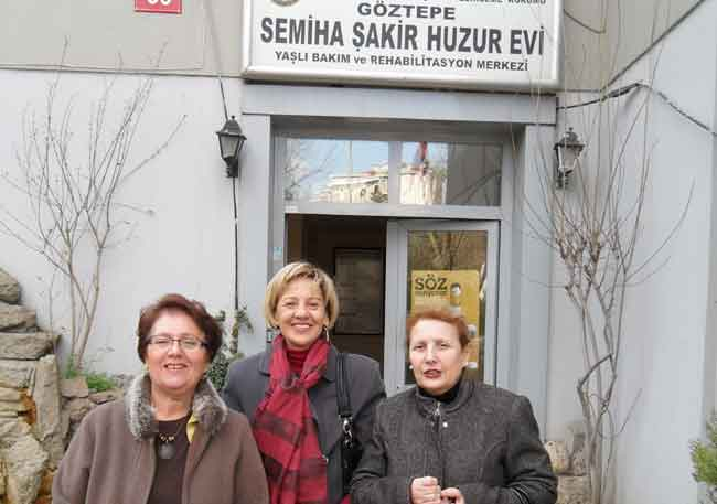 Merdivenköy Gönüllüleri'nin, huzurevi ziyareti