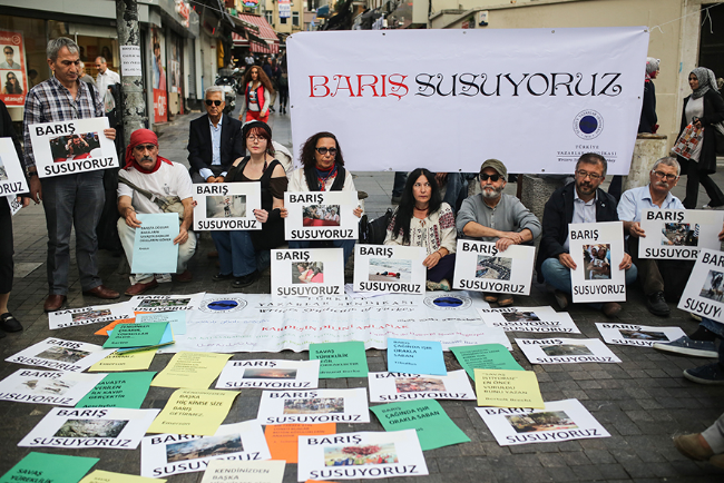 Yazarlar 'barışa susuyor'
