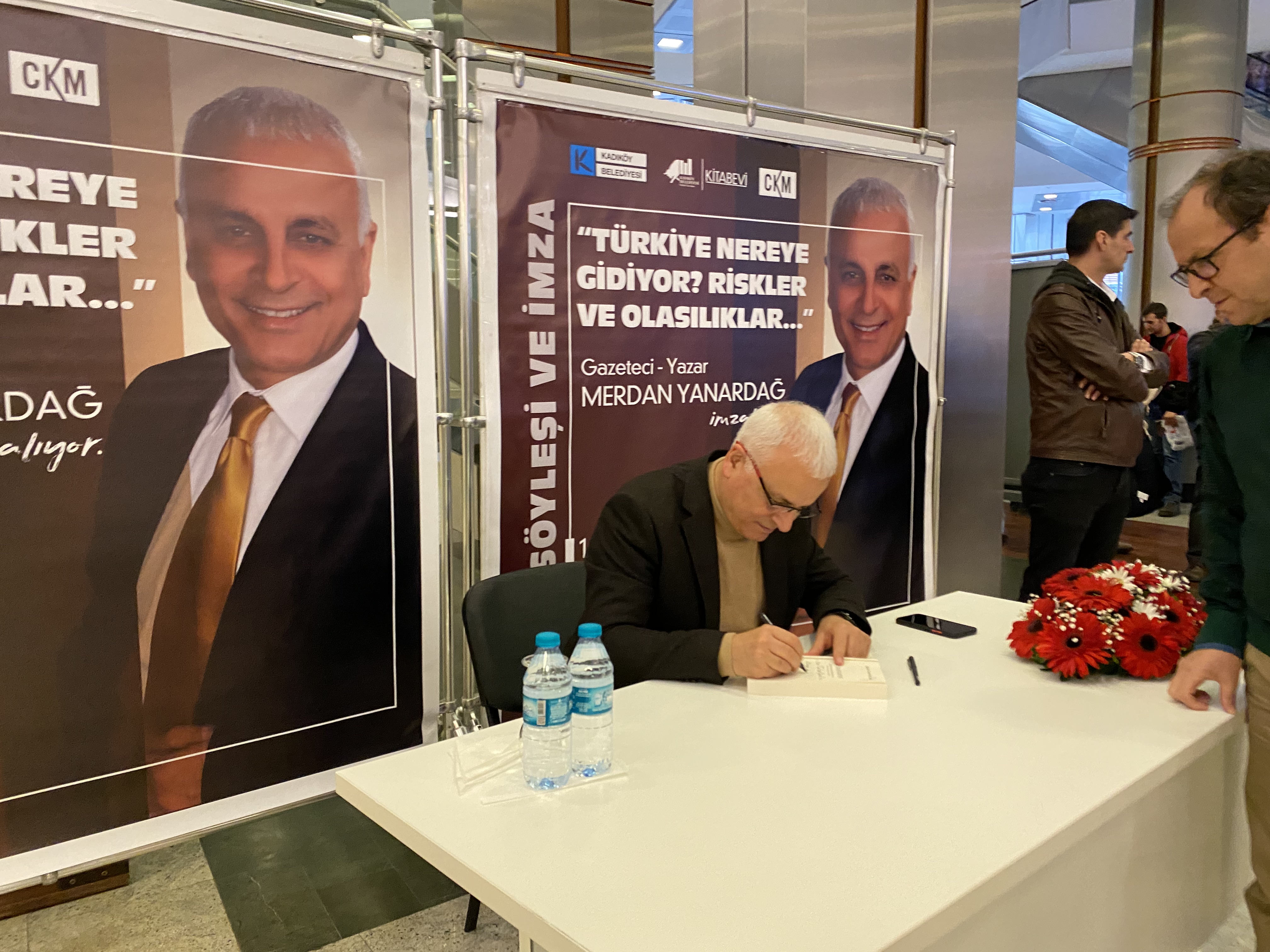 Merdan Yanardağ, Kadıköylülerle buluştu| Haberler