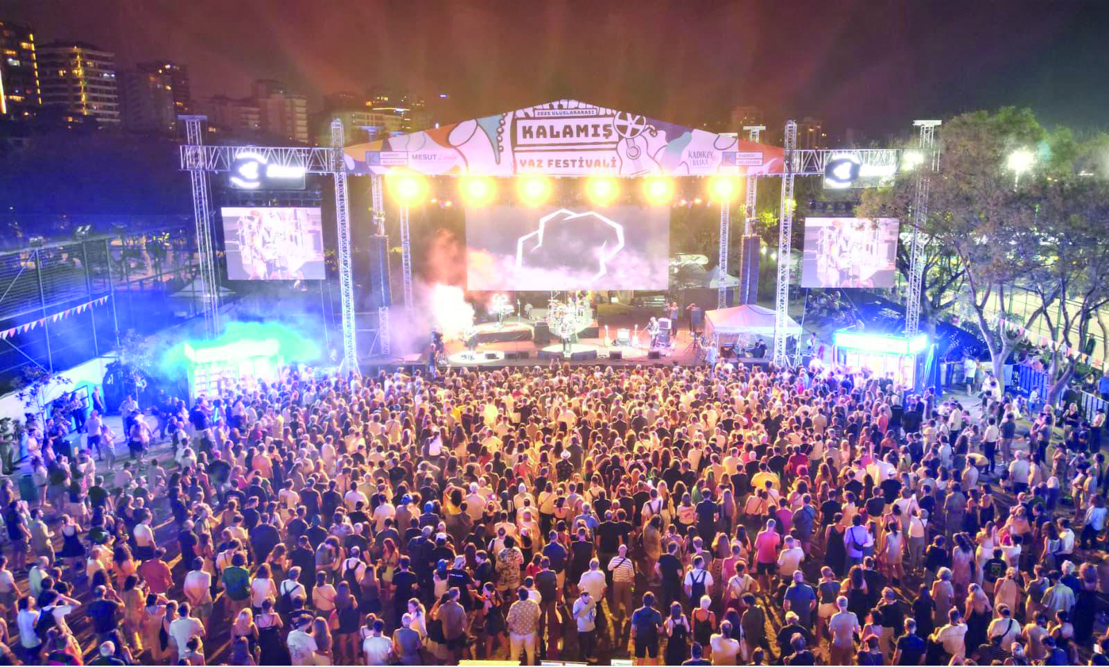 Yıldızlar Altında Sinema (Uluslararası Kalamış Yaz Festivali)